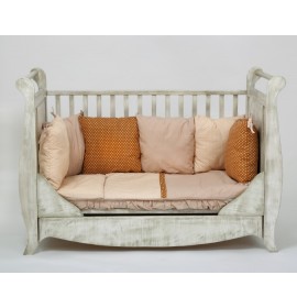 Patut bebe Vintage din lemn integral